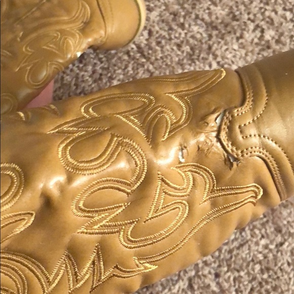 Tan pointed toe boots - Picture 4 of 4